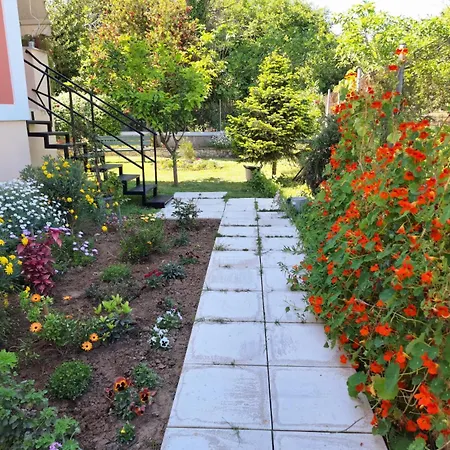 The Garden House Corfu * Alepou